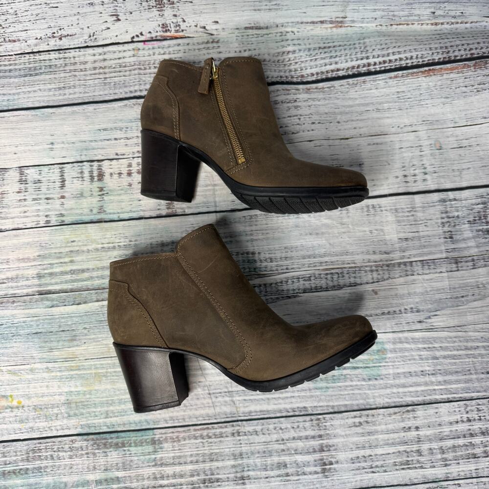 Clarks Collection Ultimate Comfort Brown Leather Heeled Ankle Boot 8